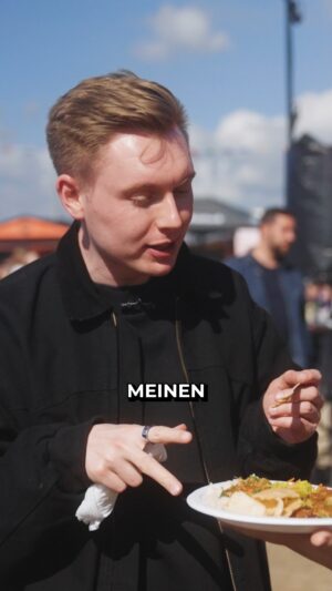 Frederic Fieger-Viehof Instagram - ICH ESSE ALLES AUF MEINEM STREETFOOD FESTVIAL mit TOMATOLIX & HeyAaron

#streetfood #festival #streetfoodfestival #food #foodie
