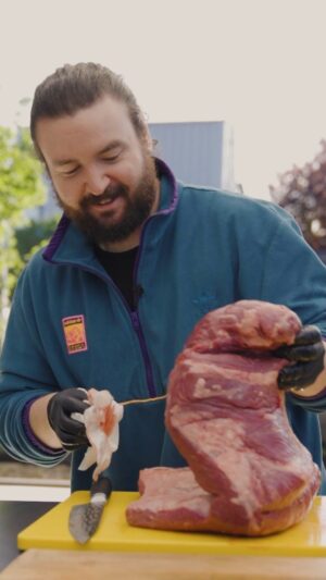 Frederic Fieger-Viehof Instagram - Ich mache BRISKET in einem 2100€ SMOKER 

#bbq #brisket #smoker #rezept  #food