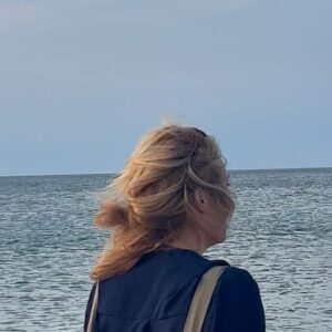 Frederique van der Wal Instagram - Today is a significant day, marking the anniversary of my mother's passing, many many years ago. 

She is with me, and I continue to celebrate her life always. While there have been moments when I longed to be embraced by her and feel her unconditional love, I have also found solace in viewing life through a different perspective. Instead of succumbing to anger and sorrow, I made a conscious decision to embrace life with full force.

I carry my parents presence close to my heart, allowing their love and guidance to be a constant source of comfort.
 I am grateful for the years I had them by my side during the most pivotal moments of my formative years; they have shaped me into the person I am today. 
Even their passing made me stronger and more positive in my outlook to life.

As I reflect on this journey, I am reminded of a quote by Rumi: "The wound is the place where the Light enters you." Realizing the profound beauty in these poetic words, I have come to understand that our wounds can lead us towards a life we genuinely desire to live.

#beingheld

Piece by artist Jeff Soderbergh