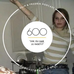 Fredrik Wikingsson Instagram - HURRAAAAA det är TORSDAG och PODCAST!!! Jag ser med viss häpenhet på bilden ovan att vi nu gjort 600 avsnitt. Om vi gör ett stort nummer av det i dagens eppe??? Det kan ni ge er FAN på att vi INTE gör. Istället MASSA ANNAT. Heilandets dos and dont’s. Curre Lindströms nya liv i Thailand, och Robert Börjessons myckna resande dit! Micke Dubois FRAMFART med colaflaskor! Magda Gads amerikanska (och därmed hotfulla) persona! Biverkningen som Gud glömde (”Loss of body suit, death”). Massa annat! Tänk att somliga av er har hört alla dessa 600 avsnitt. Det är långt ifrån rimligt. Älskar er! ❤️❤️❤️