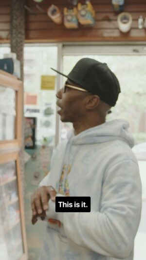 Fredro Starr Instagram - @fredro_starr only right we get you a chop cheese while you in Harlem oG 🍔 🔥 
.
.
.
.
.
.
. #onyx #wshh #theshaderoom #nyc #videographer #cinematography