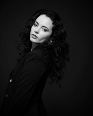 Freya Tingley Instagram - 📷 by the amazing @sallyfleggphotography