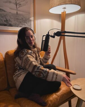 Freya Tingley Instagram - 🎙️