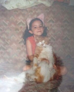 Freya Tingley Instagram - Secret lyf3 of🐱s

Trigger warning: photos contain content of cats being tortured… with love.
