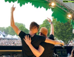 Frontliner Instagram - Happy birthday my friend 😊 @djbfront @bfrontliner
