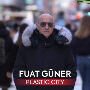 Fuat Güner Instagram - İsveçli müzisyen arkadaşlarım ile İsveç’te kaydettiğim Plastic City bugün tüm dijital platformlarda yayında 🎸

Beste-Düzenleme: Fuat Güner
Söz: Bennu Gerede
Yapım: Musicarium @musicarium.records 

Vokal-Gitar: Fuat Güner
Gitar: Denis Siret Yurtsever
Bas: Ulf Jansson
Davul: Mats ”Musslan” Johansson

#fuatguner #musicarium #music #single