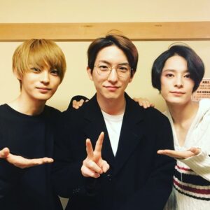 Fuju Kamio Instagram - 凱旋6日目ありがとうございました。
残り3日ですね。
昨日はなんと、公輝くんが！
利久と宝も観に来てくれました。
相部屋はアッキー。
#里見八犬伝
#前田公輝
#塩野瑛久