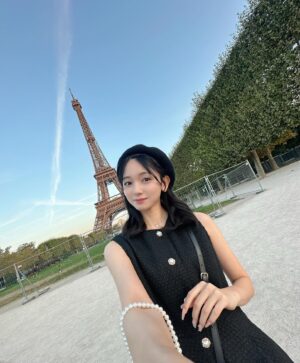 Fuka Kumazawa Instagram - フランスに１人旅してきました🇫🇷

前にお仕事でフランス行った時から街並み、皆さんの人柄も含めてすっごく刺激を受けてまた絶対来たい！って思ってたから夏休みを頂いて行ってきました！🫶🏻

1人で海外に行くのは初めてだったから不安いっぱいだったけど無事に1週間楽しめました‪‪❤︎‬

自分の中で変わる事も多くて勇気を出して行って良かったー！また行きたいなあ！