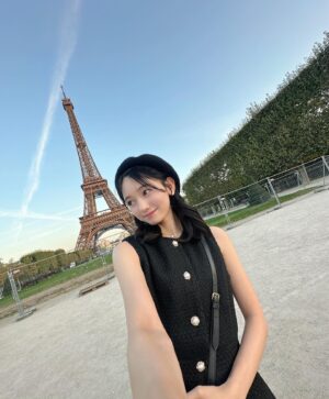 Fuka Kumazawa Instagram - フランスに１人旅してきました🇫🇷

前にお仕事でフランス行った時から街並み、皆さんの人柄も含めてすっごく刺激を受けてまた絶対来たい！って思ってたから夏休みを頂いて行ってきました！🫶🏻

1人で海外に行くのは初めてだったから不安いっぱいだったけど無事に1週間楽しめました‪‪❤︎‬

自分の中で変わる事も多くて勇気を出して行って良かったー！また行きたいなあ！