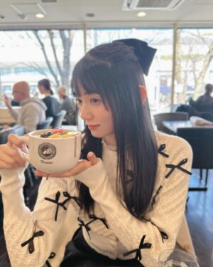 Fuka Kumazawa Instagram - こないだ初めてアサイーボウル食べたのー美味しかった❕
リボンいっぱいのお洋服かわいー？