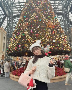 Fuka Kumazawa Instagram - クリスマスディズニー🎄❤︎
大きなクリスマスツリーが可愛かった！！