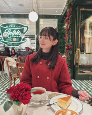 Fuka Kumazawa Instagram - 紅茶の香りもチーズケーキも美味しかった日！
皆さん何ケーキが好き？