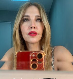 Fulden Akyürek Instagram - Canım kendim ve ben 💐