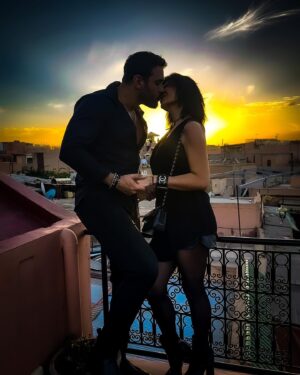 Gabano Manenc Instagram - « Ils vécurent heureux 
et ….…. » ✍🏼🤔

Je te laisse écrire la suite en commentaire!!! 🤭📝

* Je mettrai la meilleure suite en légende de cette photo!!!😉👌

Étonnez moi…. 😜🔥

🐨💘 @nathalie_andreani_lavilla2 

#Nathaliegabano #Love #couplegoals #holidays #marrakech