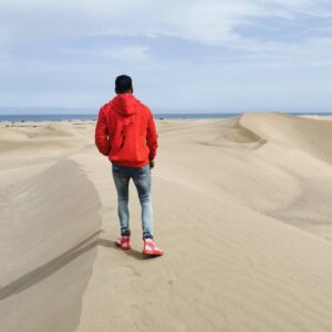 Gabano Manenc Instagram - En train de réfléchir à ma nouvelle  destination !!! 🌎😁🏖️✈️✈️

Des idées la team ???