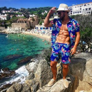 Gabano Manenc Instagram - Qu'est ce que j'ai bien pu repérer qui me donne autant le smile??!!🤩🤔
.................
⛵👙🏖️🍹💃🏼🎤🎶🎈✨
.................
Quand le petit chapeau de paille s'attaque à la Costa Brava..
😇🔥🔥
.
Jamais sans mes espadrilles @1789cala 🥰 Vous les avez en détails dans ma story..
. 
#costabrava #holidays #palafrugell #abs #body #shape #spain #gabano #enjoy #happy #Sun #sea #smile #lnstamoment