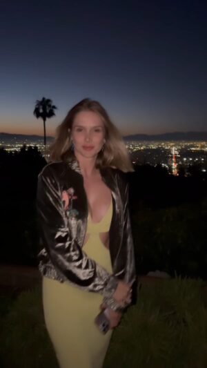 Gabi Spaciari Instagram - Mulholland Drive is one of my favorite movies since I was a teenager… and there I am. ❤️

Thanks @lowelteroth for having me 😘

#losangeles #la #california #hills #mullholand #cali #fourthofjuly