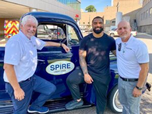 Gable Dan Steveson Instagram - Gold medalist @gablesteveson joined Dan, Archie, and SPIRE Ambassadors to deliver shoe and clothing donations to the @regionshospital Emergency Department this morning. 🏥

Donations were collected at all SPIRE branches earlier this summer and will be given to patients in crisis at the hospital. THANK YOU to every member who donated! 🙌
