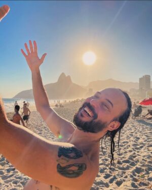 Gabriel, O Pensador Instagram - Se eu declamo e se eu reclamo é porque eu amo isso aqui! Se a gente chora é porque sabe que merece sorrir.
Feliz aniversário Rio de Janeiro, aquele abraço e continue sendo o nosso Rio de janeiro, fevereiro e março!