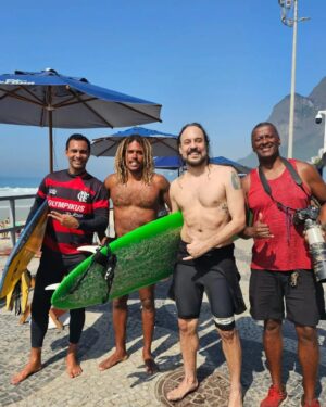 Gabriel, O Pensador Instagram - Voltei ao Cantão depois de muito tempo afastado do surf. Obrigado, amigos pela energia boa de sempre e pela pilha pra voltar pro mar com mais frequência, saudade de toda essa galera. @associacao_de_surf_da_rocinha @salvemossaoconradorj @rastahale @leobetarj @davicontino @ricodesouzaoficial @joelpesca 🎥