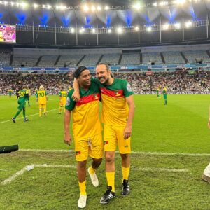 Gabriel, O Pensador Instagram - Jogando junto, coração na ponta da chuteira, e no lugar do escudo uma bandeira. O Rio Grande do Sul vai virar esse jogo 💚❤️💛