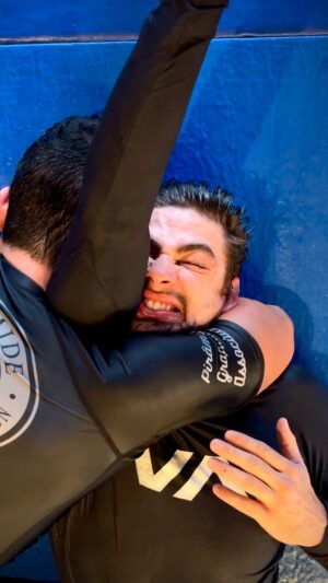 Gabriel Souza Instagram - Os detalhes que vão fazer toda a diferença na hora de pegar o katagatame! 🤌🏼
 @piramidegrappling 
@marcoaurellioqueiroz 
.
.
.
.
.
 #jiujitsu #mma #grappling #nogi #luta