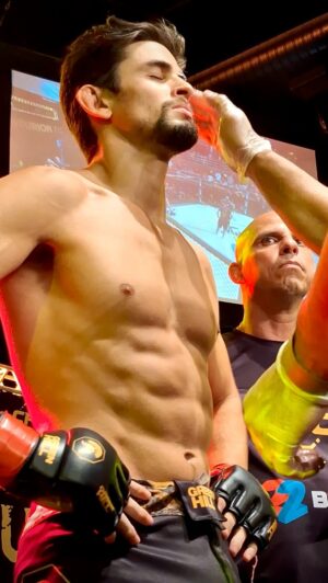 Gabriel Souza Instagram - Está chegando rapaziada!! Vem ver como tem sido a preparação.

Sábado 20 de julho no @centurion.mma , estamos prontos para mais uma GUERRA!

@lojaamoedo @vidermaoficial 

.
.
.
.
.
.
#mma #lutador #luta