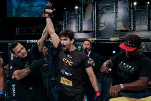 Gabriel Souza Instagram - *INFOS DA LUTA 👇🏼*
Faltam só 2 dias!!! 

Farei mais uma luta no @centurion.mma nesta sexta-feira dia 8 de março.

Para quem é do Rio, acontecerá na arena Nilton Santos, na Ilha do Governador, e claro que conto com a presença de vocês lá! 🔥

Mas para quem não puder comparecer, haverá transmissão ao vivo pela @cazetv_oficial no YouTube, o evento começa às 20:30 da noite, e minha luta será a sexta na sequência.

Vamos juntos em busca de mais uma vitória rapaziada!
@alexgaze 
@peregrinotuf 
@falcongymr7 
@academiavittoria 
@piramidegrappling 
@alexgaze 
.
.
.
#mma #jiujitsu #luta #lutador #grappling