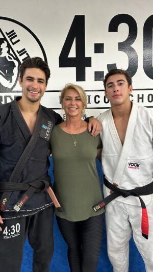 Gabriel Souza Instagram - Só bençãos! 🙏🏼Temos que dar muito valor a esses momentos da vida ❤️
@gugasouzag 
@430_gjj 
.
.
.
.
.
.
.
.
.
.

.
#jiujitsu #jiujitsulifestyle #jiujitsulife #grappling #faixapreta
