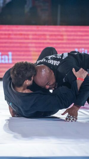 Gabriel Souza Instagram - Que experiência! @nalutacontraocancerlondrina Tudo muito lindo, grandes lutas e toda a renda doada à @ongviver que auxilia crianças com câncer.

Agradeço ao @danielblack_bjj pela grande luta!
.
.
#jiujitsu #jiujitsulifestyle #luta #lutador #grappling