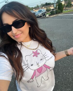 Gabriella Belpre Instagram - Do u like my shirt?