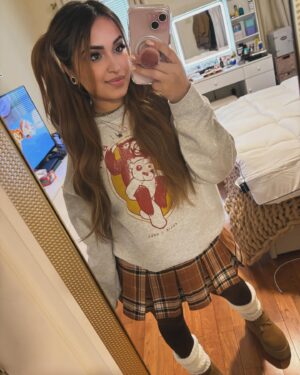 Gabriella Belpre Instagram - Wearing a fall out boy shirt to the fall out boy concert at the fall out boy show in a fall out boy sweater.
