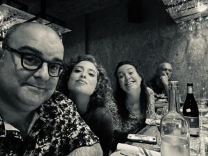 Gabrielle Fontaine Instagram - Mes amours d’été
🌼
#Ledinerdecons
@monarqueprod