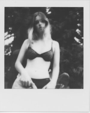Gabrielle Haugh Instagram - Blurry moments with @julianunganostudio