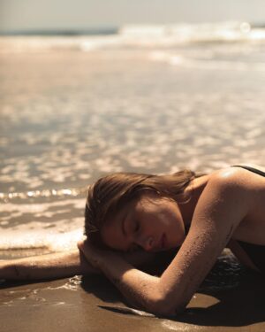 Gabrielle Haugh Instagram - Dreaming of sunnier days