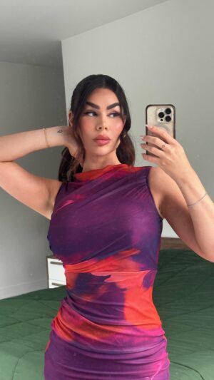 Gabrielle Marion Instagram - C’est fou comme les choses changes mais pas toujours pour le mieux. Au début de ma transition, oui je recevais des commentaires haineux mais jamais autant qu’actuellement. Et pourtant 9 ans séparent mes débuts transitionnel à aujourd’hui! Maintenant, c’est presque quotidien. Mais face à ce recul et à la haine grandissante envers la communauté LGBTQ , il faut se rappeler que l’amour et la solidarité sont plus forts. Perso, je ne me laisse jamais abattre par ces commentaires. Au contraire, ils me rendent plus forte. À toutes les personnes trans, bi, gay, non-binaire, fluides etc. qui subissent de la violence : votre existence est précieuse et légitime. Vous n’êtes pas seul·e·s. Ensemble, on continue de se battre pour un monde où chacun peut vivre librement et avec dignité. Je suis fière et j’espère que vous l’êtes tout autant que moi🌈🤍 #stophate #stoptransphobia #stophomophobia