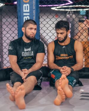 Gadzhi Rabadanov Instagram - Старший 🫂 @khabib_nurmagomedov 
@gorillaenergy.rus @gorillafighting