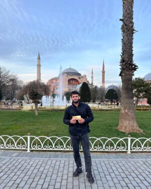 Gadzhi Rabadanov Instagram - Это я в Стамбуле с кукурузой 🇹🇷