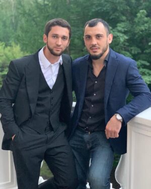 Gadzhimurad Khiramagomedov Instagram - @bekov.77 💪🏻Ахмед - брат, ещё раз поздравляю! Бесконечного семейного счастья у домашнего очага! Живите дружно, в любви и понимании!#СвадьбаАхмеда💪🏻