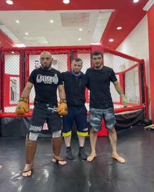 Gadzhimurad Khiramagomedov Instagram - Пошагово двигаемся к своей цели🥊Тяжело в учении, легко в бою👊🏼За экипировку теперь отвечает @octagonshopcom Дима, на связе😉#Подготовка#БудуБитьБудуБороться👊🏼