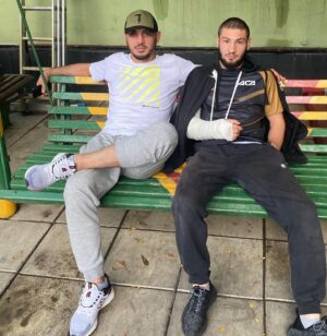 Gadzhimurad Khiramagomedov Instagram - Дерьмо случается, нельзя отчаиваться👊🏼Ин ша Аллагь скоро вернёмся и порвём этот дивизион☝🏻#будубитьбудубороться👊🏼