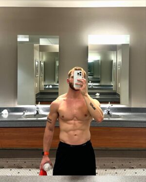 Gael Augusto Instagram - Gym pics or it didn’t happen.