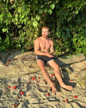 Gael Augusto Instagram - Somewhere on a beach.