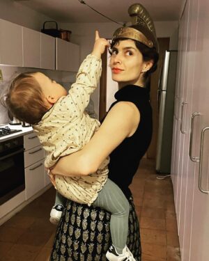 Gael García Bernal Instagram - ¡Feliz día a La Minerva madre, poderosa y amorosa! Gracias por todo, todo. @feraragones