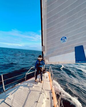 Gaëlle Pietri Instagram - 🌊 TARA 🌊

La Fondation Tara Océan @fondationtaraocean est la première fondation reconnue d’utilité publique consacrée à l’Océan en France. 
Elle a pour mission d’explorer l’Océan par la science pour mieux le comprendre et partager ses connaissances et découvertes scientifiques afin de créer une prise de conscience citoyenne et collective.  L’Océan représente 71% de la surface de notre planète. L’étudier et le protéger c’est prendre soin du système global de notre planète.

Merci à @carolebalducci de nous avoir permis pendant 3 jours de rejoindre la goélette Tara et son équipage pour rendre hommage à Gaspard.  Gaspard était particulièrement sensible à cette cause. Son père, son fils et trois de ses meilleurs amis étaient là pour embarquer lors de ce tour de Bretagne (Lorient/Saint-Malo) particulièrement agité par des vents allant jusqu’à force 10. 
Une leçon d’humilité face à la force des éléments 🙏🏼 🌍 🙏🏼
