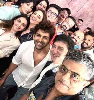 Gajraj Rao Instagram - Wishing Kartik Aryan a fantastic birthday! May his charisma continue to light up screens, and may he weave countless more captivating stories, both on and off camera. Here's to a year filled with joy, success, and many more memorable Kathas! 🎉 #happybirthday @kartikaaryan #heartthrob #superstar