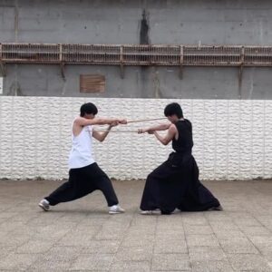 Gaku Oshida Instagram - .
久々に岳さんと殺陣稽古。
大好きなある映画のワンシーンをお借りしました。
わかる人いるかな？わかったらすごい。

ちなみに撮影してくれたのは…
タグ見てね。

#アクション
#殺陣
#佐野岳
#押田岳