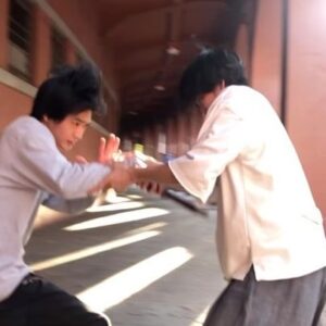 Gaku Oshida Instagram - .
またまた岳さんと。
今回はナイフ。
次はガンアクションもやってみたいなぁ。
ガクさんのTikTokにもあがってるので、遊びに行ってみてね！

#アクション
#殺陣
#佐野岳
#押田岳