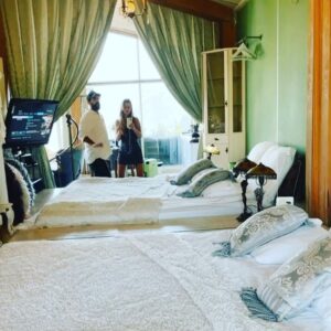 Gala Kogan Instagram - כשאמא ואבא לבד במקום מרוחק ויפיפיה
חוגגים 11 שנות נישואין !!!!!!
חיים שלי אהוב הלב שלי ישתבח הבורא הטוב כמה זכיתי , תודה תודה תודה ⚜️❤️✨