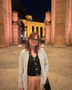 Galadriel Stineman Instagram - New Years rule: when the clock strikes midnight, I will either be walking the streets of an unfamiliar city or in bed. There is no middle ground. Cheers to year of fruitful endeavors, tear jerking laughter, too many hugs and lots of gratitude. XO!
